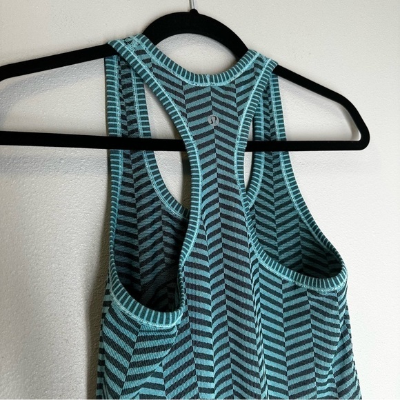 Lululemon Run Swiftly Tech Racerback Tank Top Heathered Blue Tropics Size 4 - Picture 4 of 10